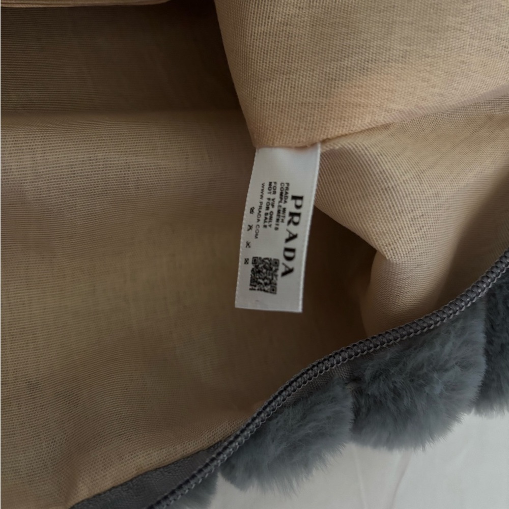 Prada VIP Bag - Picture 6 of 6
